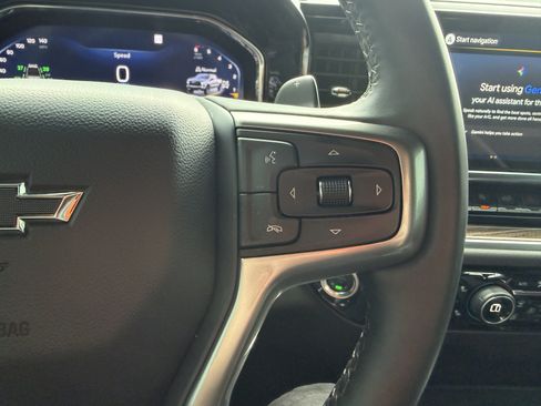 Used 2025 Chevrolet Silverado 1500 LT Trail Boss w/ Convenience Package II AWD/4WD image 18