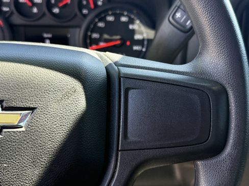 Used 2025 Chevrolet Silverado 1500 Custom AWD/4WD image 17