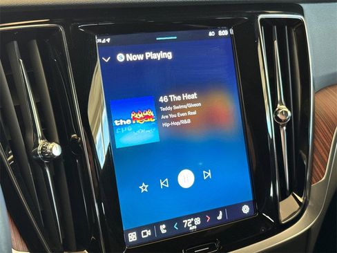 Certified 2025 Volvo V60 B5 Cross Country Plus image 17