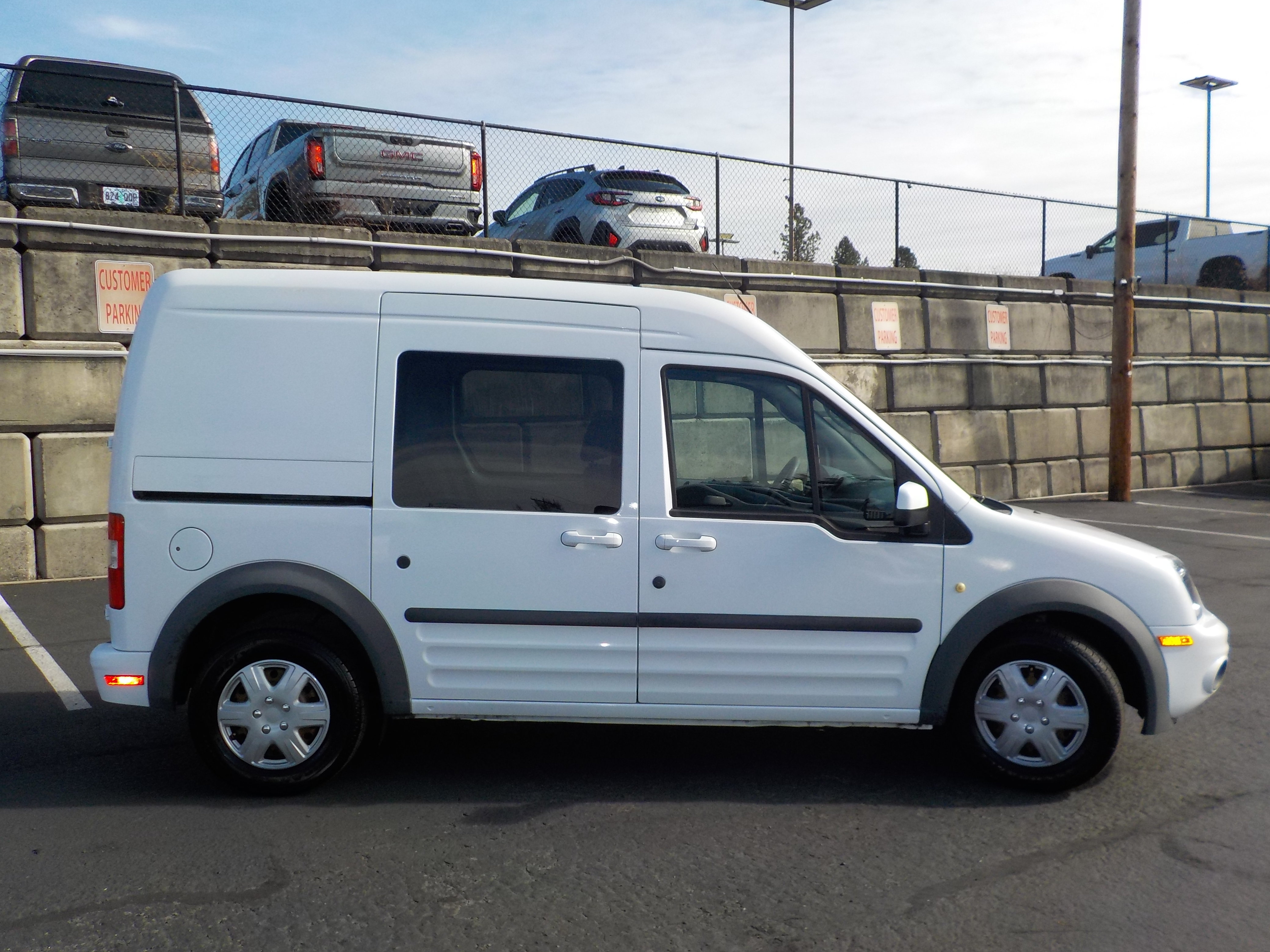Used 2011 Ford Transit Connect XLT FWD image 2