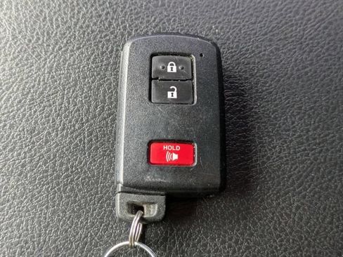 Used 2021 Toyota 4Runner Venture w/ Moonroof Package AWD/4WD image 34