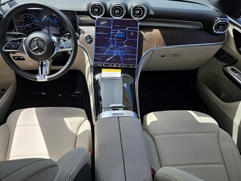New 2025 Mercedes-Benz GLC 300 image 12