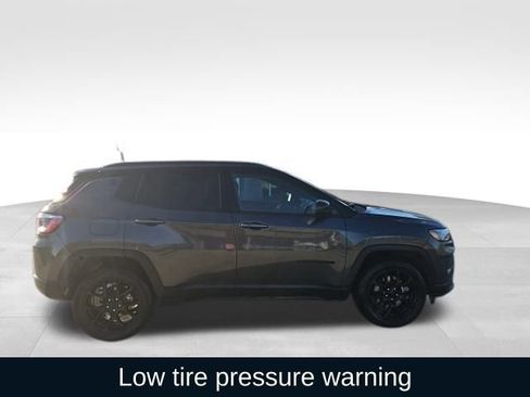 Used 2024 Jeep Compass Latitude w/ Convenience Group image 7