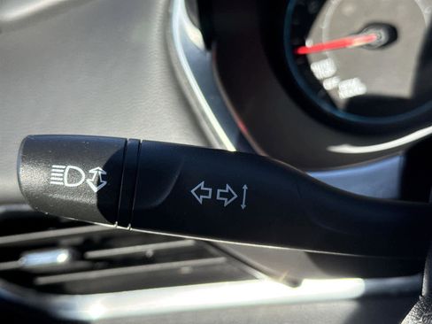 Used 2019 Chevrolet Traverse LT image 22