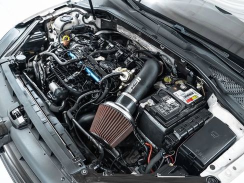 Used 2019 Volkswagen Golf R 4-Door image 33