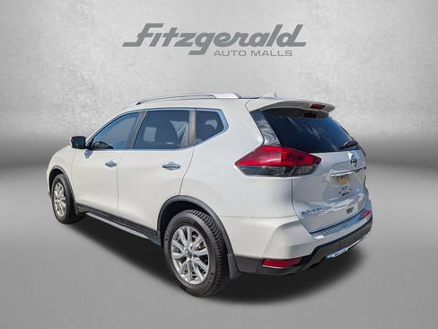 Used 2017 Nissan Rogue SV AWD/4WD image 4