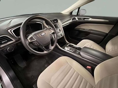 Used 2018 Ford Fusion S image 15