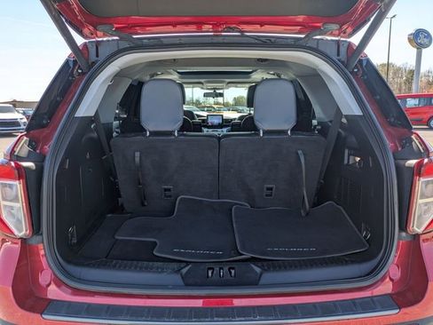 Used 2022 Ford Explorer XLT w/ Equipment Group 202A image 35