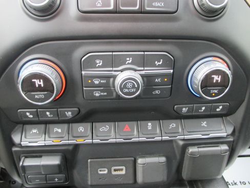 Used 2019 Chevrolet Silverado 1500 High Country w/ High Country Premium Package image 24