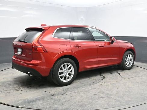 Used 2018 Volvo XC60 T5 Momentum w/ Convenience Package image 7