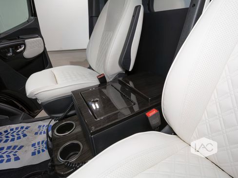 Used 2024 Mercedes-Benz Sprinter 3500 image 31