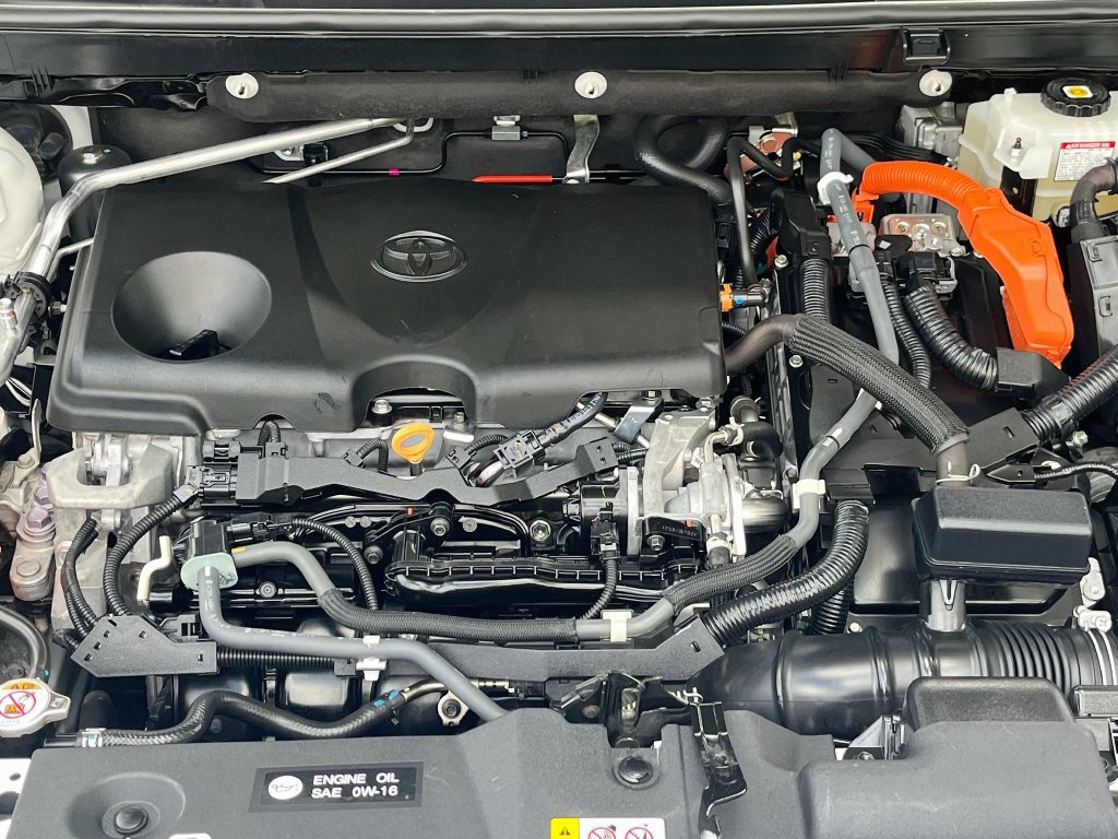 Used 2021 Toyota RAV4 LE AWD/4WD image 28