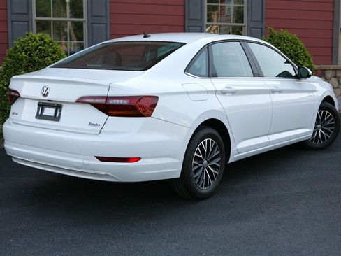 Used 2019 Volkswagen Jetta SE FWD image 5
