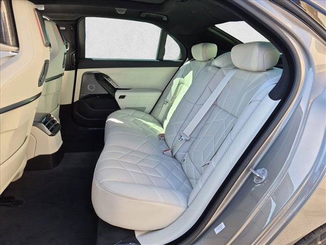 New 2027 BMW 740i w/ Premier Package RWD image 15