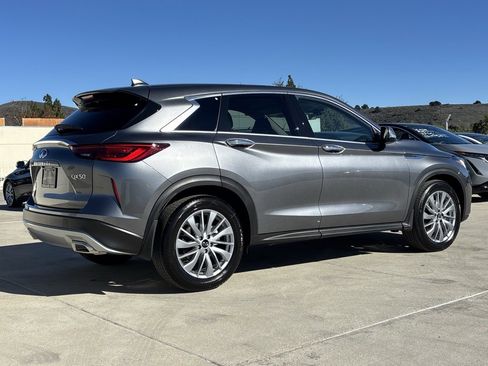 New 2025 INFINITI QX50 Pure image 3