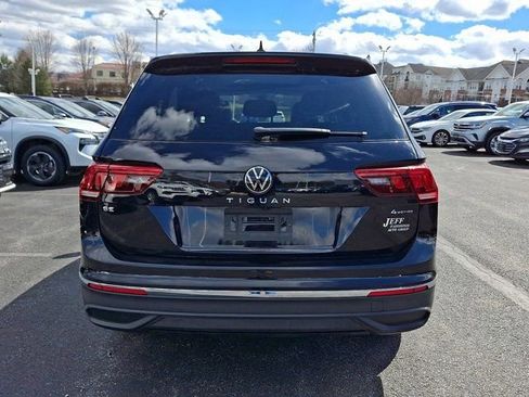 Certified 2022 Volkswagen Tiguan SE w/ Panoramic Sunroof Package AWD/4WD image 7