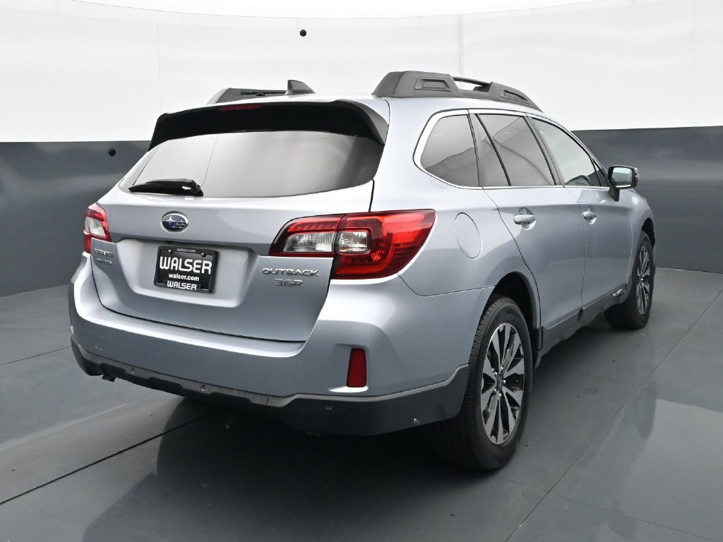 Used 2017 Subaru Outback 3.6R Limited AWD/4WD image 6