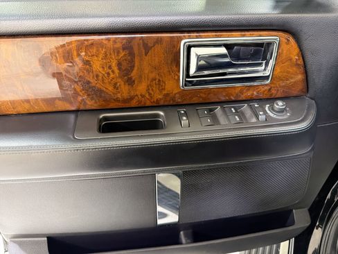 Used 2017 Lincoln Navigator Select RWD image 12