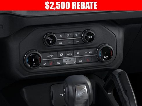 New 2025 Ford Bronco Outer Banks w/ Sasquatch Package image 16