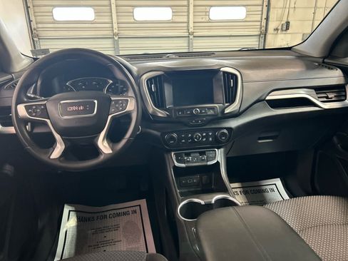 Used 2022 GMC Terrain SLE w/ Driver Convenience Package FWD image 4