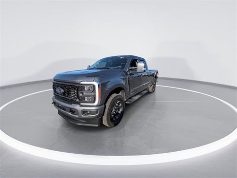 Used 2023 Ford F350 Lariat w/ Lariat Ultimate Package image 3