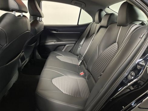 Used 2022 Toyota Camry SE w/ Convenience Package image 13