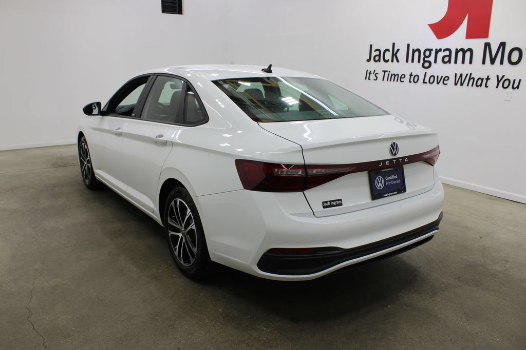 Certified 2026 Volkswagen Jetta Sport FWD image 3