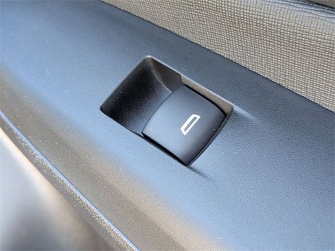 Used 2025 Buick Envista Preferred image 34