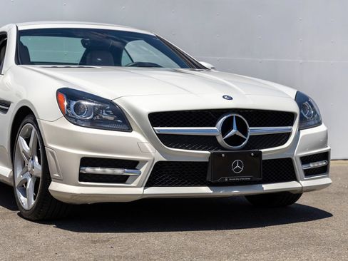 Used 2012 Mercedes-Benz SLK 250 image 3