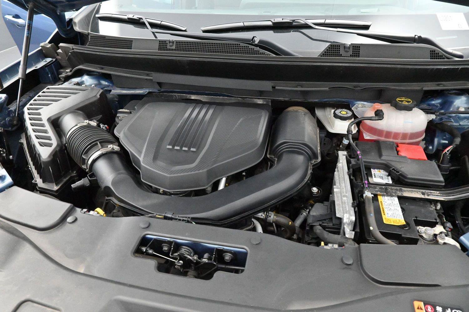Used 2024 Chevrolet Traverse LT w/ LPO, Floor Liner Package FWD image 32