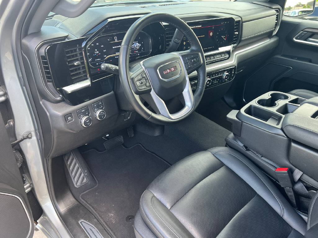Used 2025 GMC Sierra 1500 SLT AWD/4WD image 18