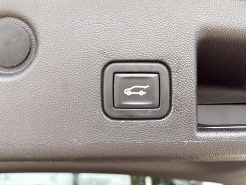 Used 2023 Chevrolet Equinox RS image 24