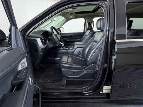 Used 2022 Ford Expedition Max XLT image 9