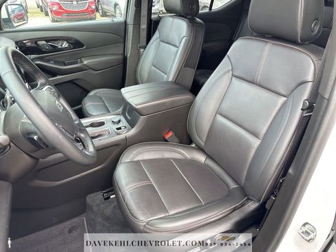 Used 2023 Chevrolet Traverse RS image 11