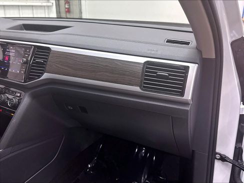 Used 2023 Volkswagen Atlas SE w/ Black Wheel Package FWD image 30