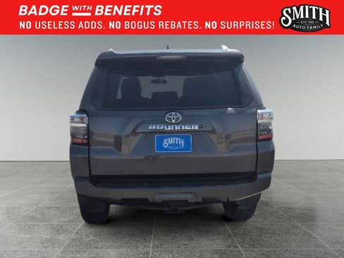 Used 2017 Toyota 4Runner SR5 Premium AWD/4WD image 5