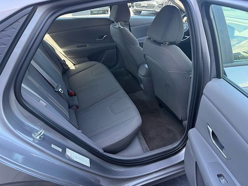 Used 2024 Hyundai Elantra SEL FWD image 9