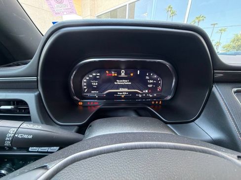 Used 2024 GMC Yukon XL AT4 w/ AT4 Premium Package AWD/4WD image 6