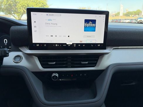 New 2026 Ford Explorer Active w/ Active Comfort Package RWD image 22