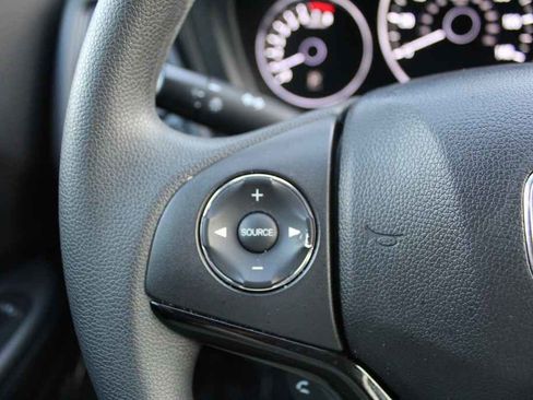 Used 2016 Honda HR-V LX image 16