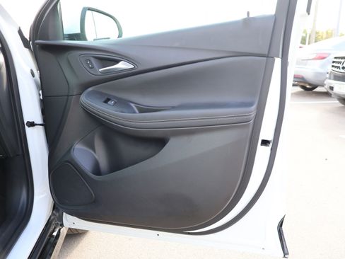 Used 2024 Buick Encore GX Sport Touring image 9