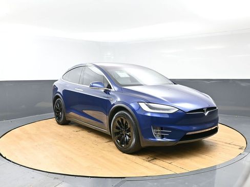 Used 2017 Tesla Model X 90D image 10