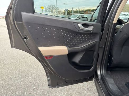 Certified 2020 Ford Escape SE image 15