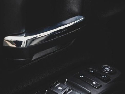 Used 2018 Chevrolet Silverado 1500 Custom w/ Custom Value Package image 14