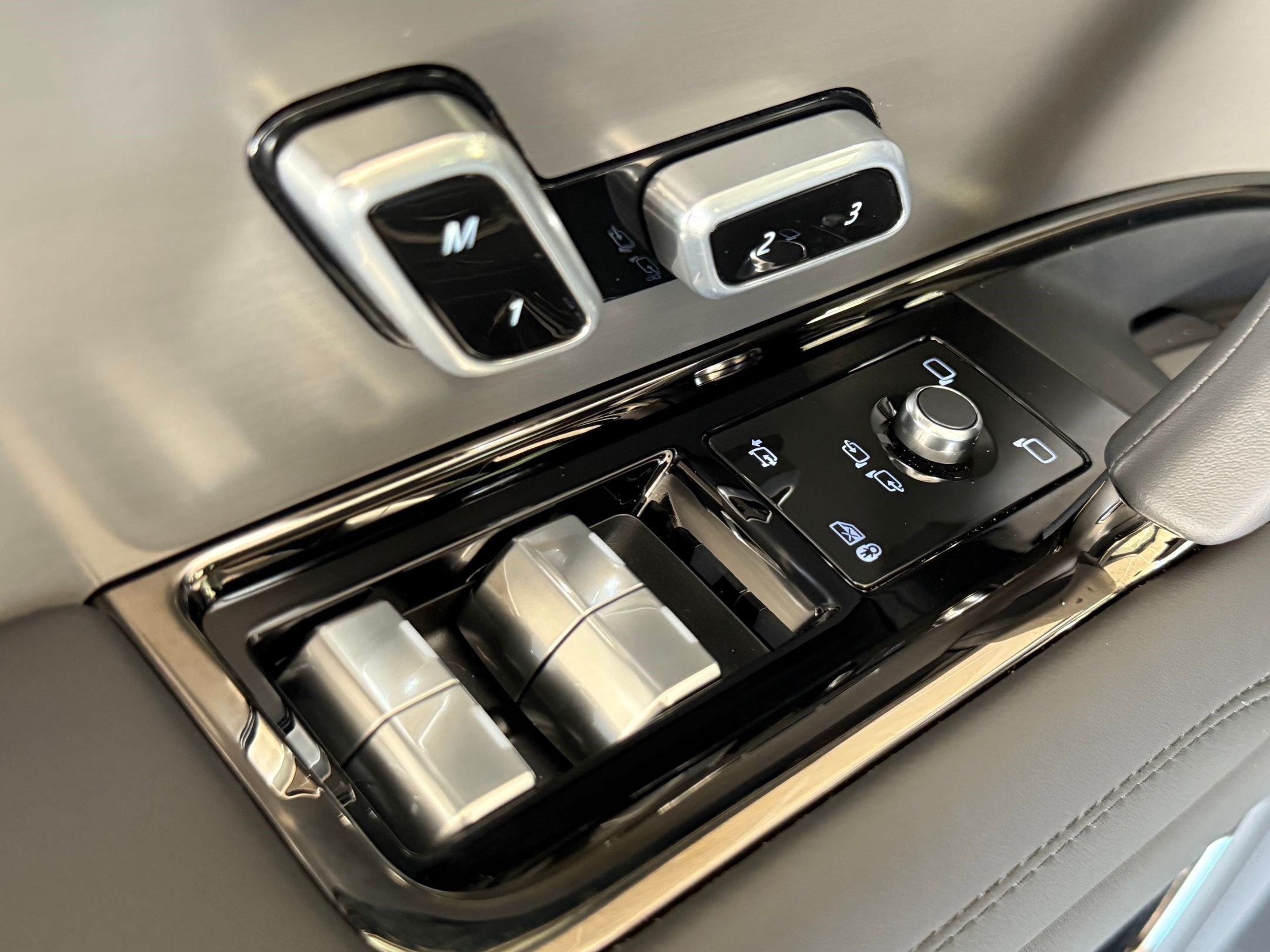New 2026 Land Rover Range Rover Sport SE AWD/4WD image 29