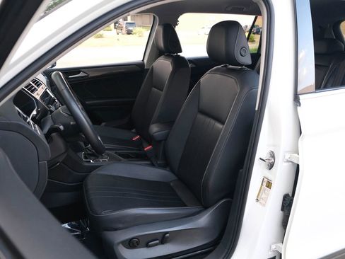 Used 2023 Volkswagen Tiguan SE image 21