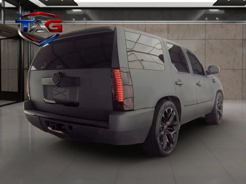 Used 2008 Cadillac Escalade AWD image 2