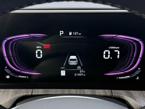 Certified 2025 Kia Telluride EX w/ EX Captain's Chair Package image 37