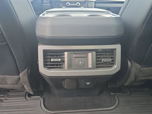 Used 2023 Ford F250 Lariat w/ Lariat Ultimate Package image 17