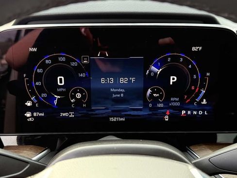 Certified 2025 Chevrolet Tahoe High Country AWD/4WD image 24